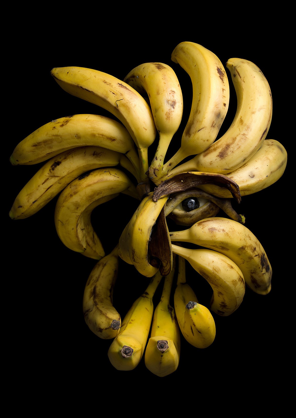 Zu einer Gestalt drappierte Bananenstaude